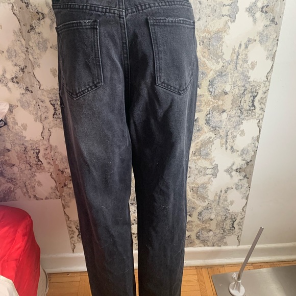 DISTRESSED HIGH WAISTED “MOM” JEANS - Picture 4 of 6